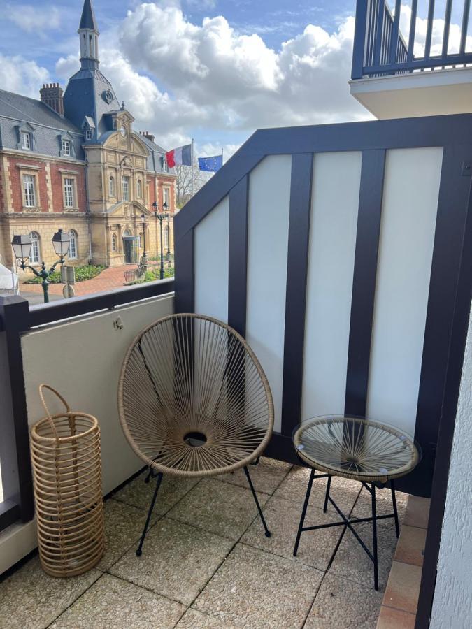 Appartement Hyper Centre De Cabourg Avec Balcon Eksteriør bilde